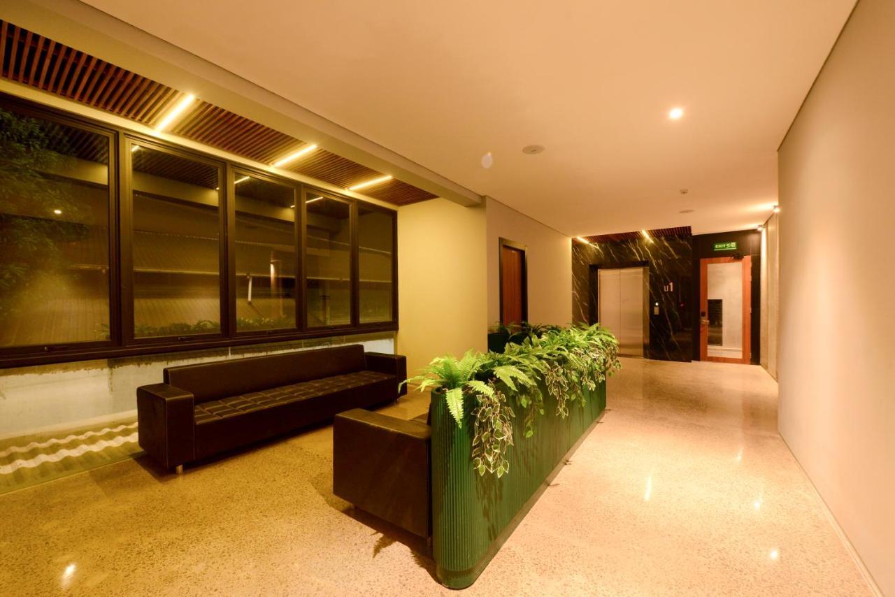 Nata Azana Hotel Solo Esterno foto