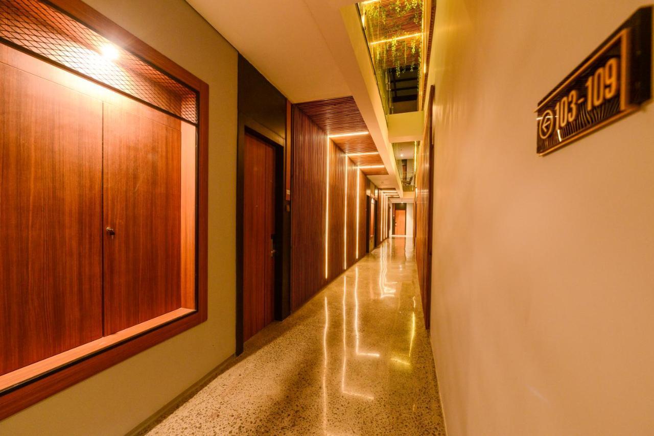Nata Azana Hotel Solo Esterno foto