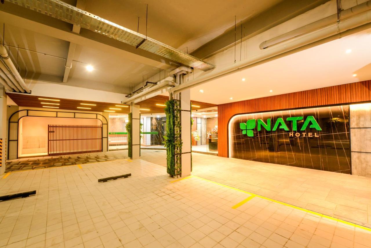 Nata Azana Hotel Solo Esterno foto