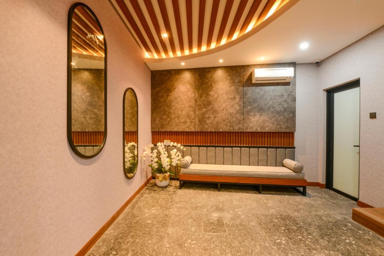 Nata Azana Hotel Solo Esterno foto