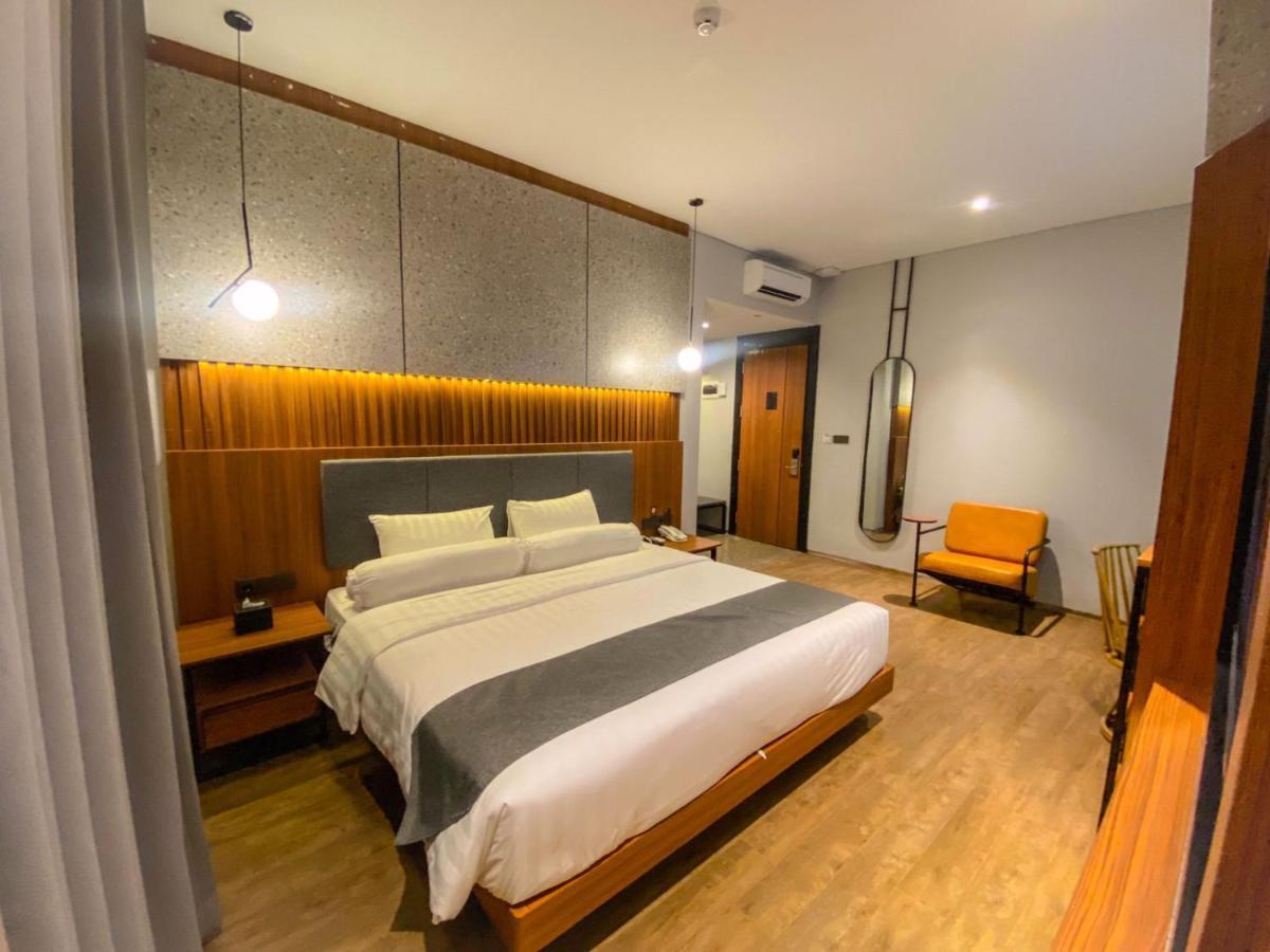 Nata Azana Hotel Solo Esterno foto