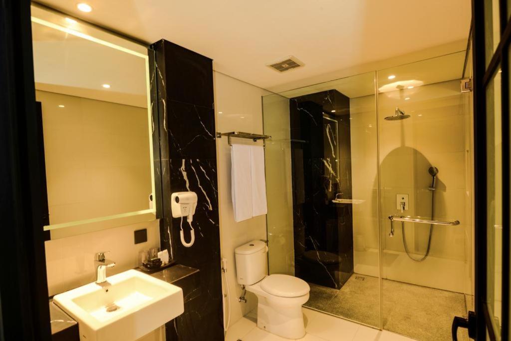 Nata Azana Hotel Solo Esterno foto